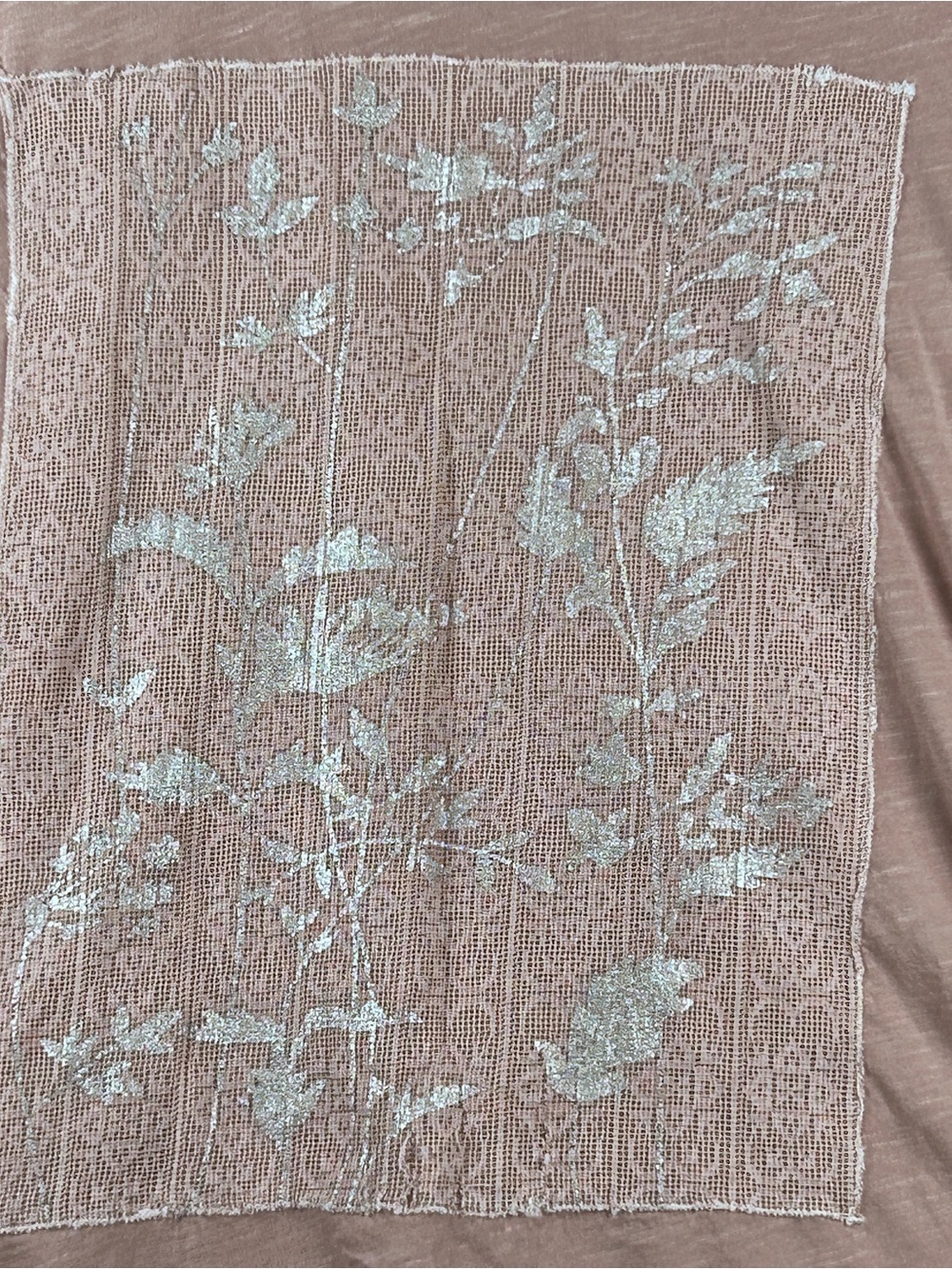Lucky Brand Dusty Mauve Pink Silver Metallic Floral Lace Patch Tee Size 1X Plus - Picture 4 of 10
